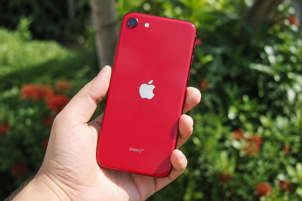 Like-New Red iPhone SE - 100% Battery