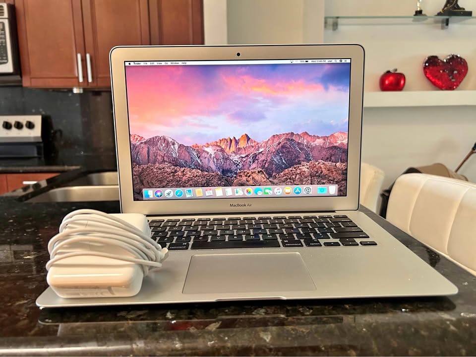 Apple MacBook Air with i5 Processor